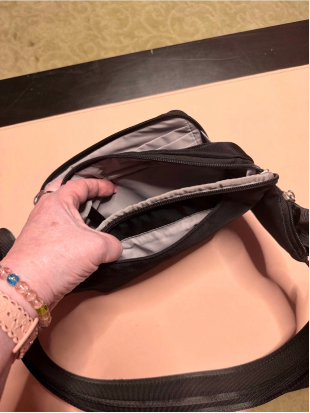 Travelon Black Anti-Theft Travel Bag Like NEW - Picture 14 of 16